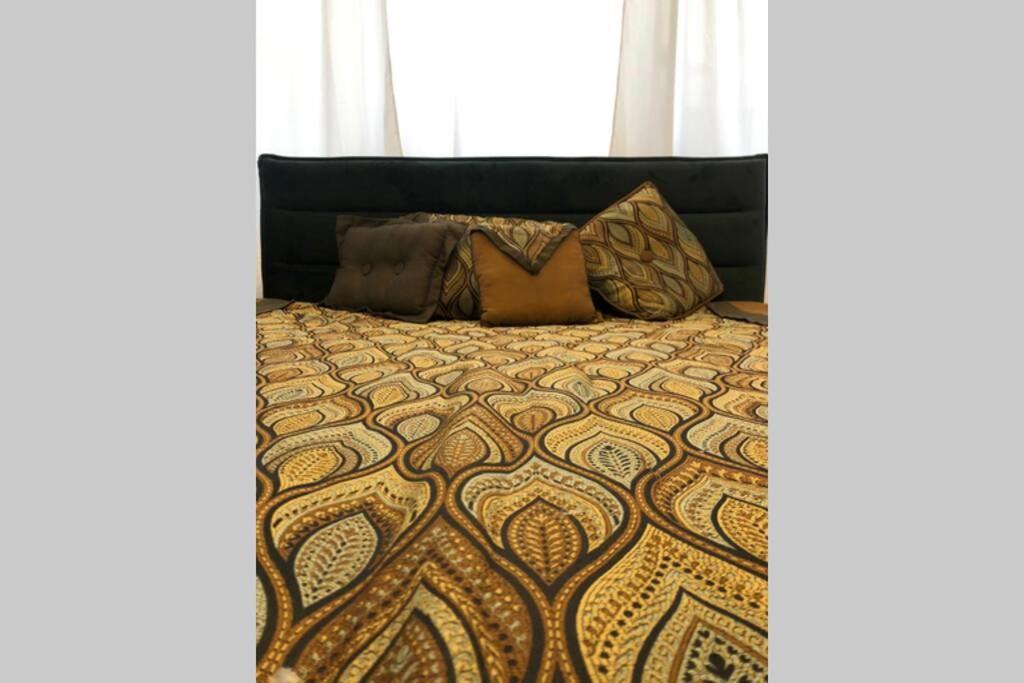 Outstanding 3br Ultracentral Cityview Balcony Aaa Bucarest