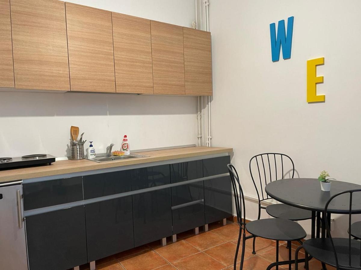 Outstanding 3br Ultracentral Cityview Balcony Aaa